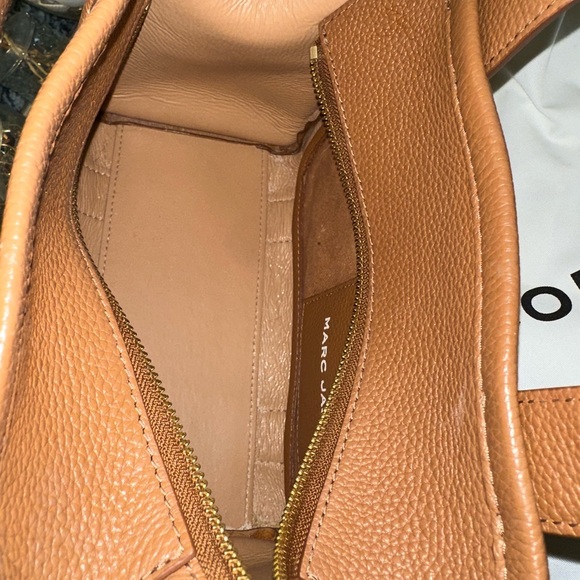 Authentic Marc Jacobs bag. Mint condition, real leather. - Picture 5 of 7